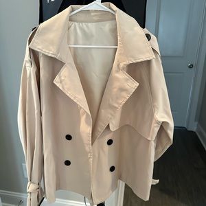 Short trench coat